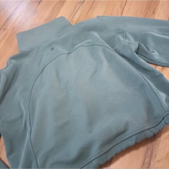Lululemon Top - Picture 8 of 9